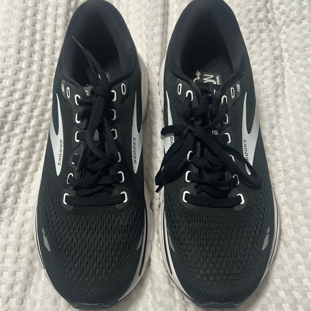 Brook’s Ghost Walking Shoes